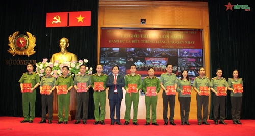 Ra mắt sách Tổng Bí thư Nguyễn Phú Trọng với lực lượng Công an nhân dân